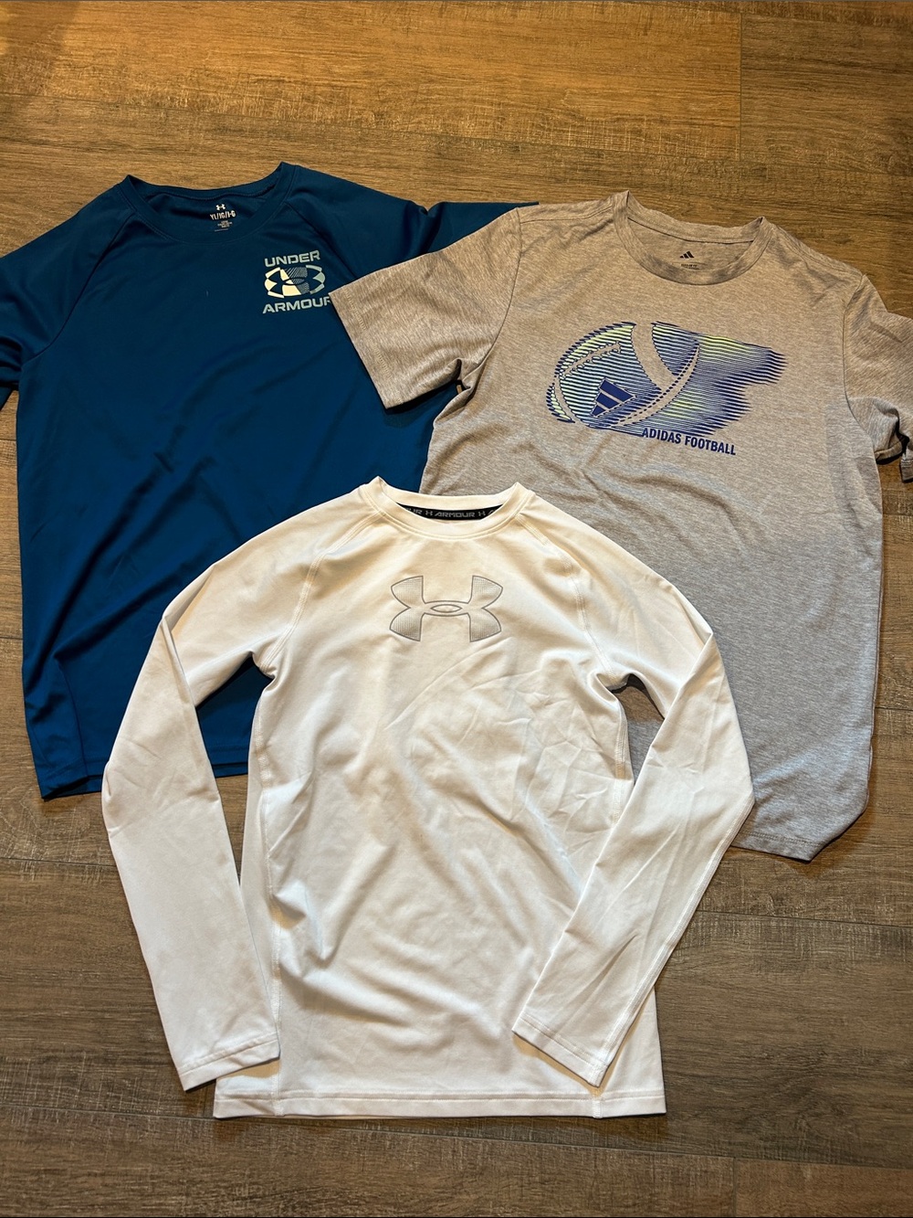 Under Armour L Shirts